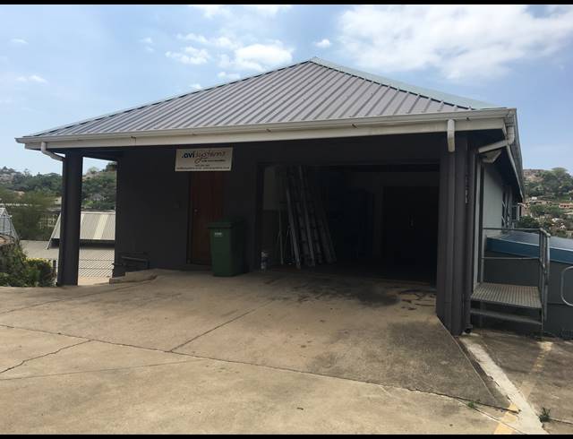 140M² WAREHOUSE RENTED IN BRIARDENE